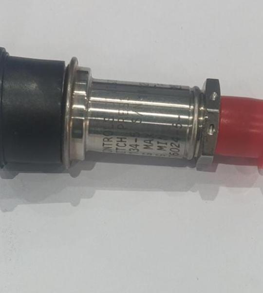 3876024-5  AWITCH LOW OIL PRESSURE APU