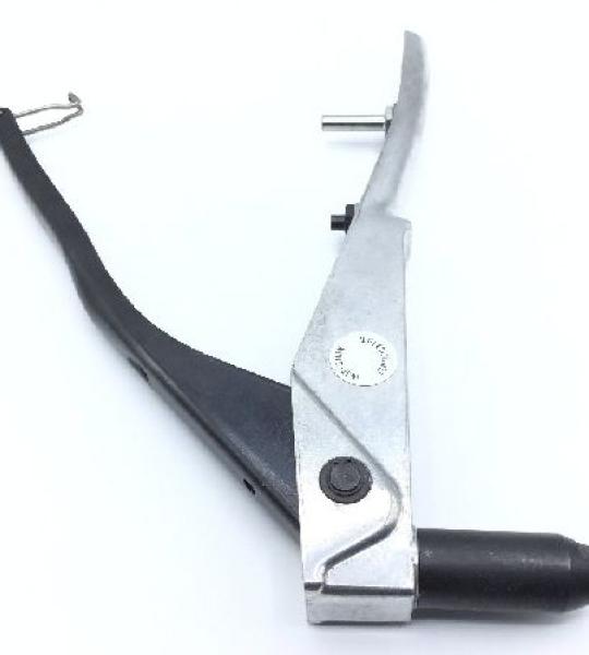 G29- HAND RIVETER