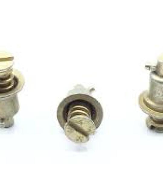 1127000-6 STUD ASSY