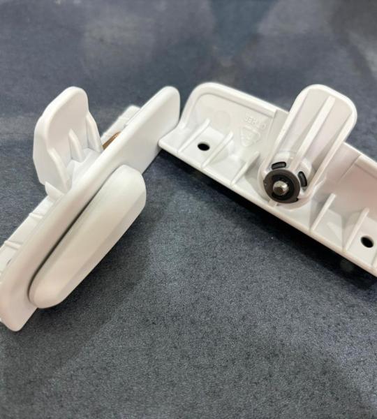 1012222-051KA10  LATCH TABLE